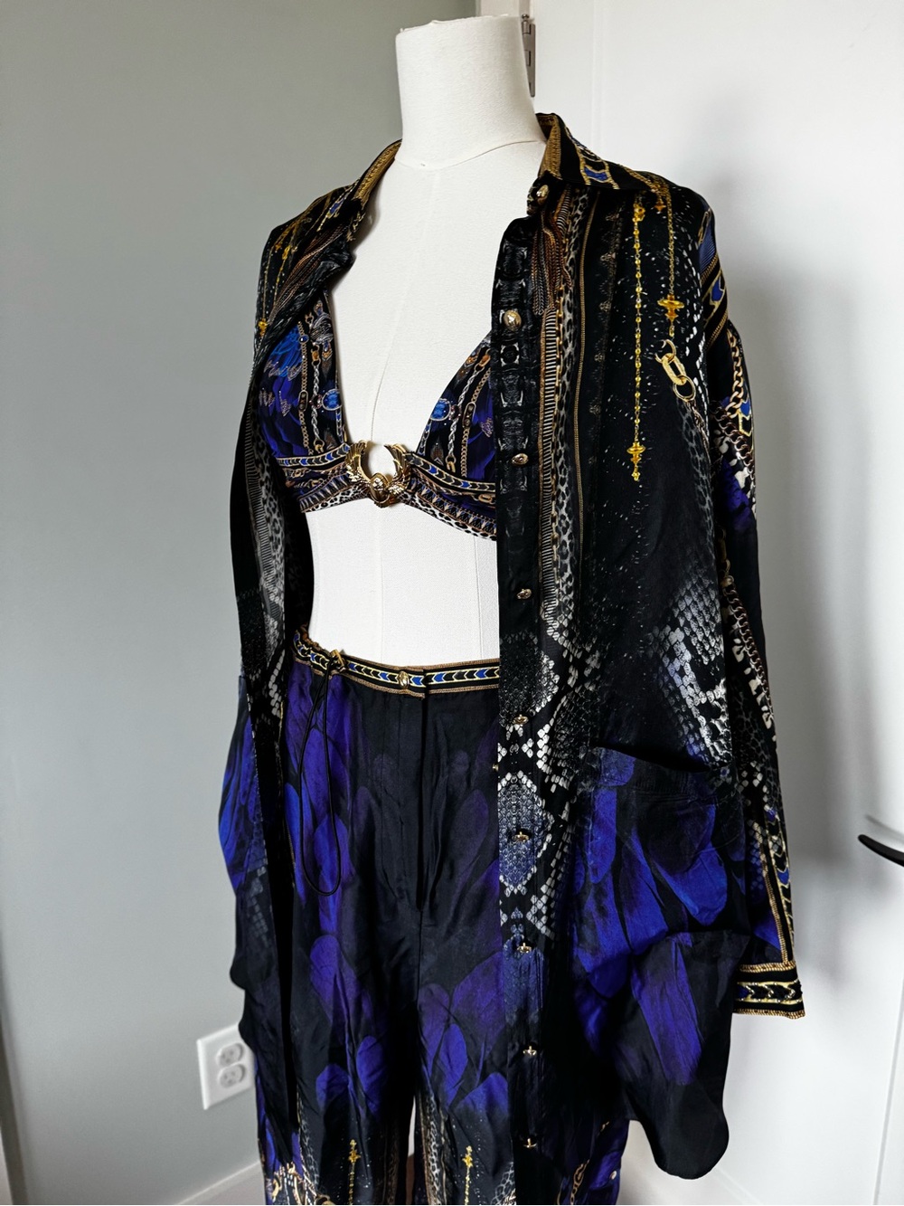 Camila Three-Piece Printed Set in Black and Deep Blue - Picture 2 of 7